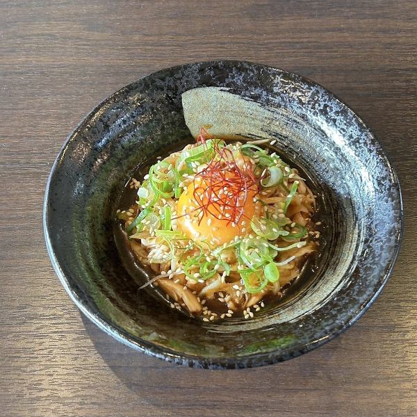 お酒との相性抜群！とりユッケ/660円(税込)