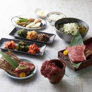 [高级烤肉自助套餐] 3,980日元 101种 *年末收费