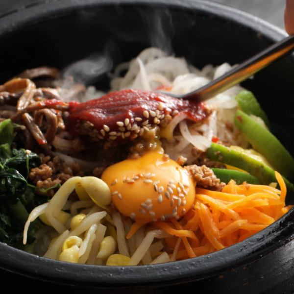 한국 요리라고하면! 물론 이쪽! 돌솥 비빔밥