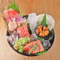 Tonight's assortment of 5 kinds of sashimi for 2 people