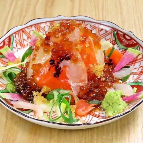 Our specialty! A magnificent seafood feast overflowing with salmon roe!