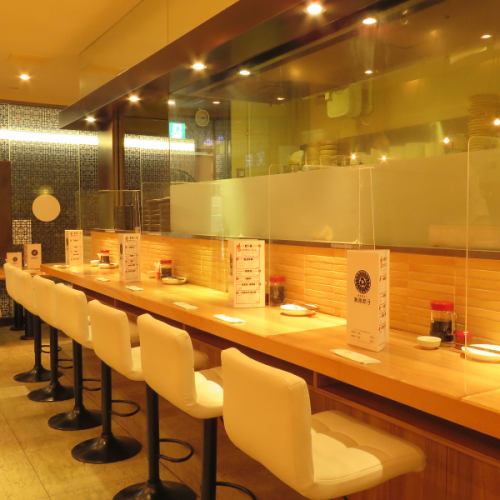 We also have counter seats where you can enjoy meals even from one person ♪ We also have partitions and thorough measures against infectious diseases ☆ Even one person or two people can eat and drink without worrying about the surroundings You can enjoy ☆