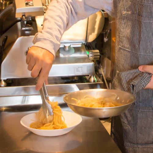 オーナーシェフの技を五感で愉しむカウンター席