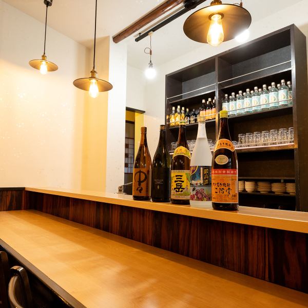 初めて来ても「おかえりなさい」と言われているような、そんな空気感が魅力の当店！スタッフとの距離が近く、気取らない接客が心地よいです♪料理の説明も丁寧で、ちょっとした会話が生まれるのも嬉しいポイントです★ただ食べて飲むだけじゃない、人の温もりを感じられる居酒屋です！つい長居したくなる理由、ここにあり！