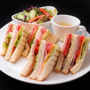 【Raw Ham】 生ハムと野菜のサンドウィッチ フルサイズ