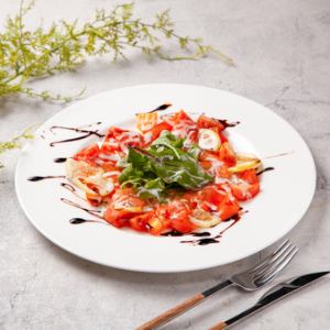 Smoked salmon carpaccio