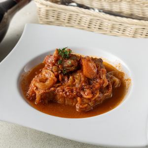 Spare ribs stew with tomato