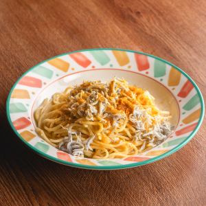 Pan-fried whitebait and green chili pepper and dried mullet roe peperoncino