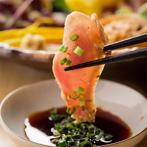 [Perfect with alcohol] A variety of menu items such as fresh chicken sashimi and sake appetizers are perfect to accompany alcohol.