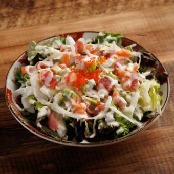 サーモンとアボガドのピリ辛クリーミーサラダ