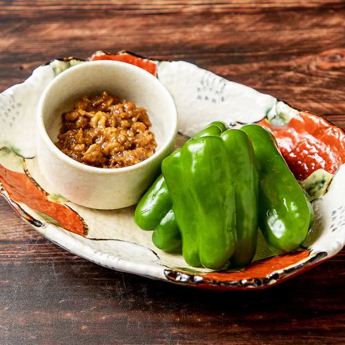 Taiwanese minced crispy green peppers