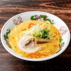 Spicy chicken white soup ramen