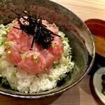 マグロのたたき丼