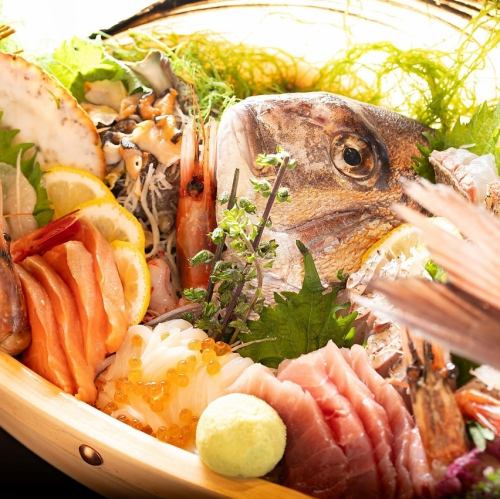 名物！豊洲直送鮮魚の大船盛り合わせ
