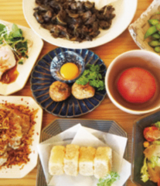 「女子派对套餐」包含150分钟无限畅饮、10道菜品、3,500日元（含税）