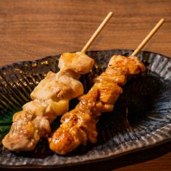 Chicken thigh skewer (1 skewer)