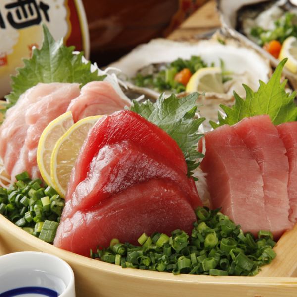 市场直送◎提供新鲜的生鱼片!我们有多种宴会方案♪如果您想品尝海鲜和名酒，请来我们的餐厅。
