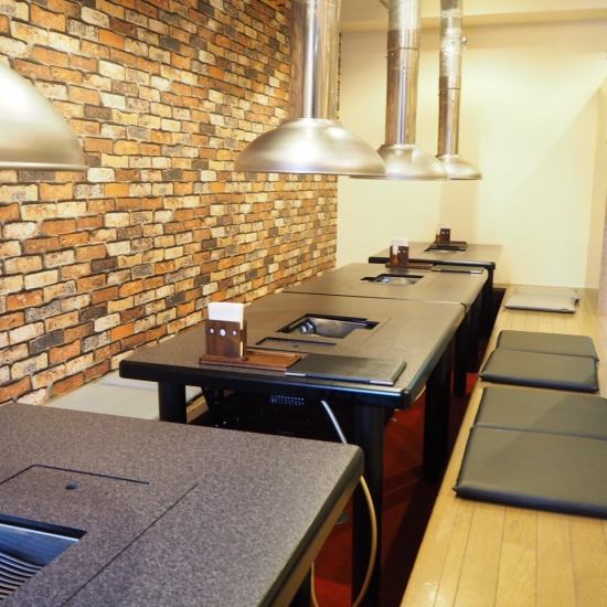 There is a semi-private room with sunken kotatsu seats.Enjoy Yakiniku with your family