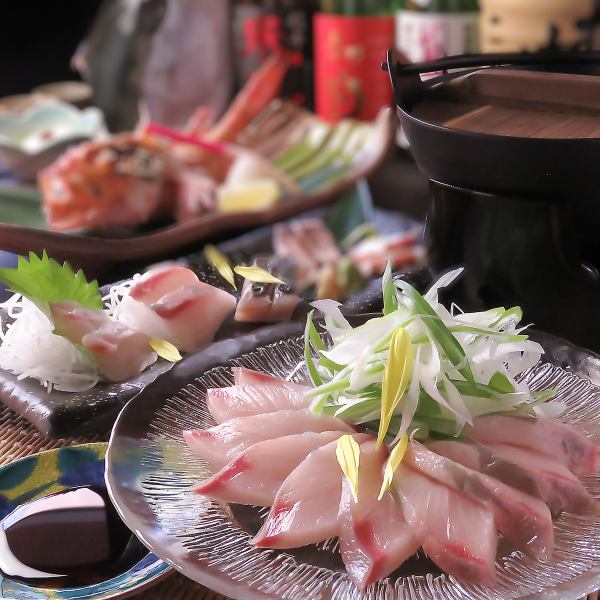 1日10名限定！お一人様専用小鍋で楽しむ鰤しゃぶと炉端焼き含む全9品、質にこだわった贅沢コース