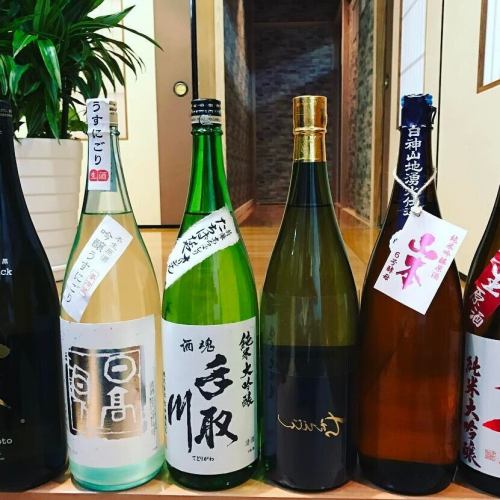 享用使用當季食材、燒酒和清酒的日本料理...