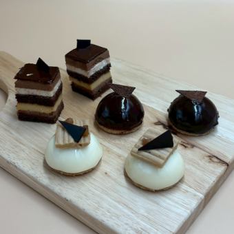 ★여자회★캐주얼 플랜~호화 전채 3종+선택할 수 있는 메인 pizza2종 3종의 디저트 플레이트도♪