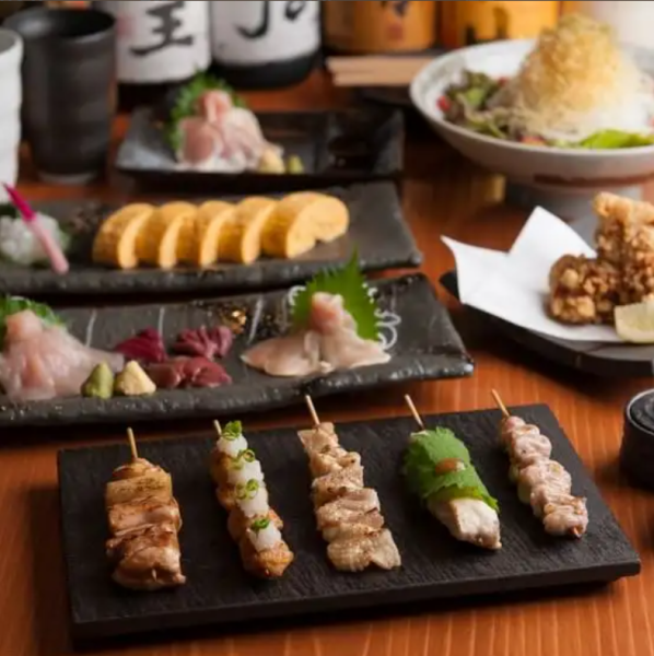 掘りごたつ席で楽しむ絶品鶏料理と美酒の宴会プラン！