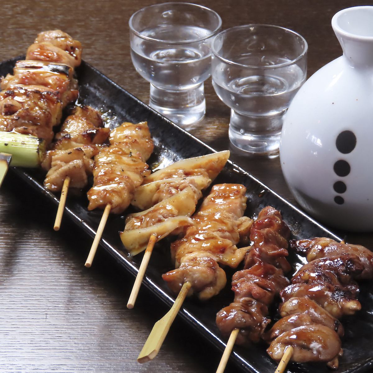 手頃な価格で本格焼鳥を気軽に楽しめる魅力がたっぷり詰まった店