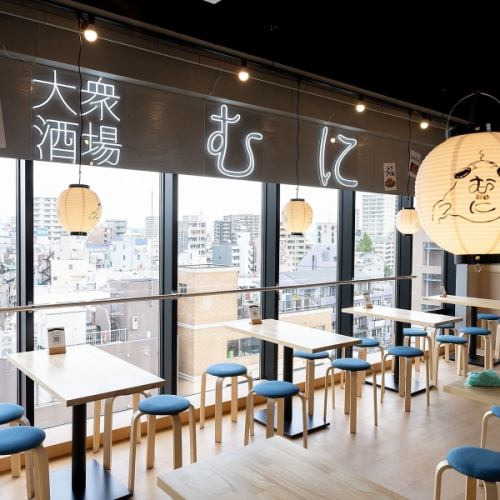 The interior is filled with neon and illustrations ☆