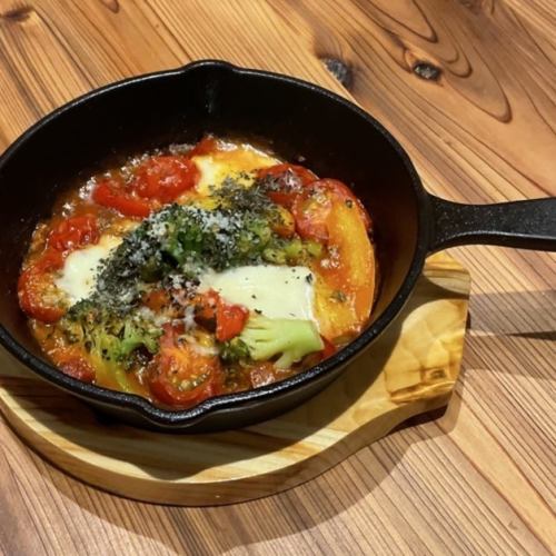 野菜のトマトソースグラタン