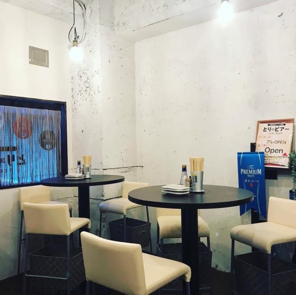 アットホームな雰囲気の店内でお仕事帰りのサク飲みにもおすすめ◎ご利用人数に合わせてお席をご用意しておりますので、お気軽にお立ち寄り下さい！