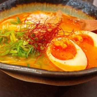 【本格スープ！で作る〆めご飯】赤スパイシーの辛い鶏そば