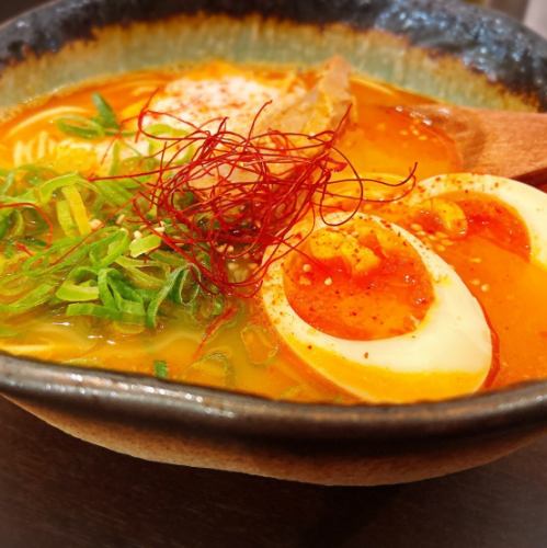 【本格スープ！で作る〆めご飯】赤スパイシーの辛い鶏そば
