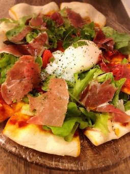 パルマ産生ハム ビスマルク風トマトPizza/4種チーズとハーブ塩のPizza　各