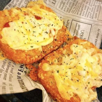 ハッシュドポテトのトマチーズ焼き