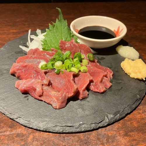 Horse meat sashimi (top-grade lean meat)