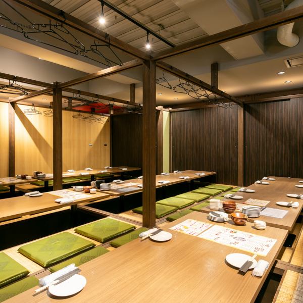 【最大宴会140名様収容可能】忘年会などの大型宴会に！掘りごたつ個室。貸切は80～150名様まで承っております◎会社宴会やイベント打ち上げなど、団体様のご利用大歓迎♪様々なシーンに対応いたしますので、ご予算・人数など気軽にご相談ください。広々とした開放的な空間で、大切な方と特別な時間をお過ごしください。