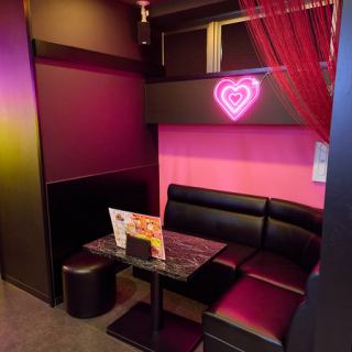 4名掛け半個室が1席ございます。