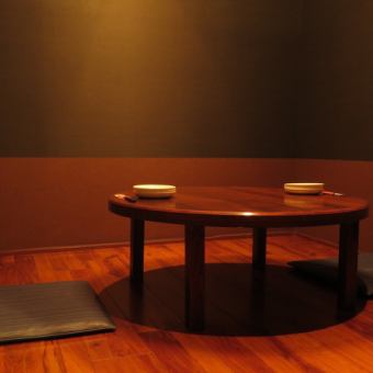 2F: A private room with a private round table