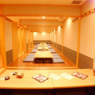 Private rooms for company banquets are for a maximum of 60 people.