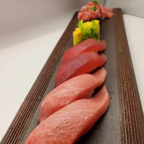 まぐろづくし(8貫)