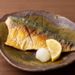 <<Kagoshima>> Salt-grilled ash-dried mackerel