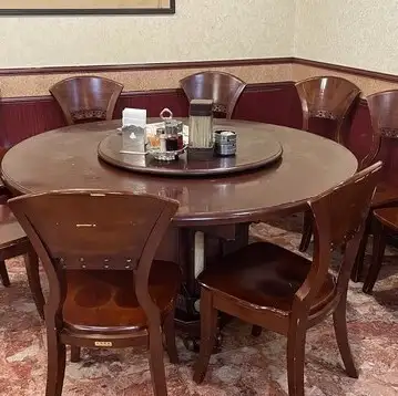 お店の奥は、本場中華の雰囲気を味わえる円卓席をご用意し、広々とした宴会個室となっております。最大60名様までご案内可能ですので、大人数での宴会やイベント利用などにおすすめです◎新横浜のアリーナやスタジアム、スケート場からのアクセスも良好ですので、各種イベント帰りにもぜひご利用いただけます。