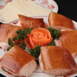【2H飲み放題付】名物北京ダック、カニ肉入りふかひれスープ、陳麻婆豆腐など全10品