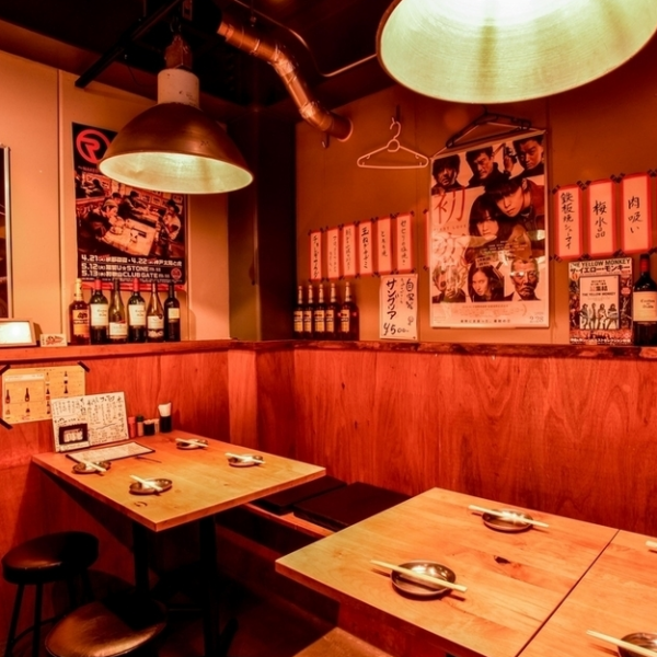 ≪ゆったりとくつろげる空間が自慢♪≫テーブル席×2卓◆当店人気メニューが味わえる飲み放題付きのコースもご用意しておりますのでお誕生日・記念日・ハレの日も、女子会・ご家族・接待・お食事会・ご宴会など、様々なシーンでご利用いただけます。鉄板野郎 裏参道店にて、皆様のご来店を心よりお待ちしております。