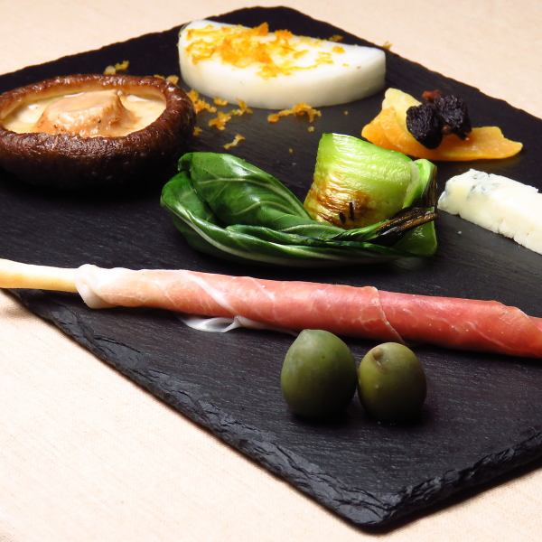 [Quality that you can't think of as an izakaya! Enjoy 6 types of antipasto on one plate ◆]
