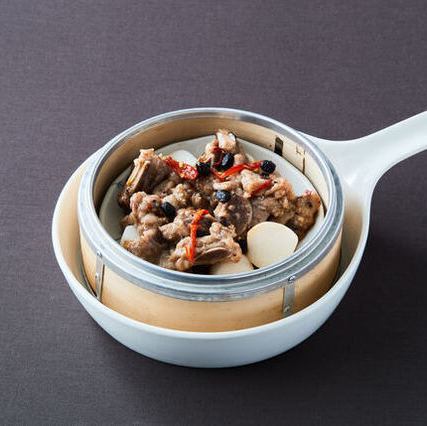 돼지 예비 갈비 콩 찐