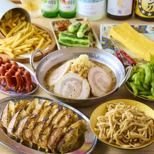 A truly generous portion! The [Sumo Wrestler Course] includes Jiro hot pot and pan-fried dumplings! You're guaranteed to be full!! 8 dishes in total, 120 minutes of all-you-can-drink included for 4500 yen.