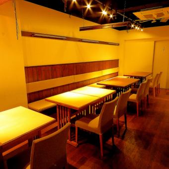10名様以下の少人数宴会も大歓迎！仕事帰りのお食事、宴会や友人との飲み会、同窓会、女子会など様々なシーンでご利用いただけます！