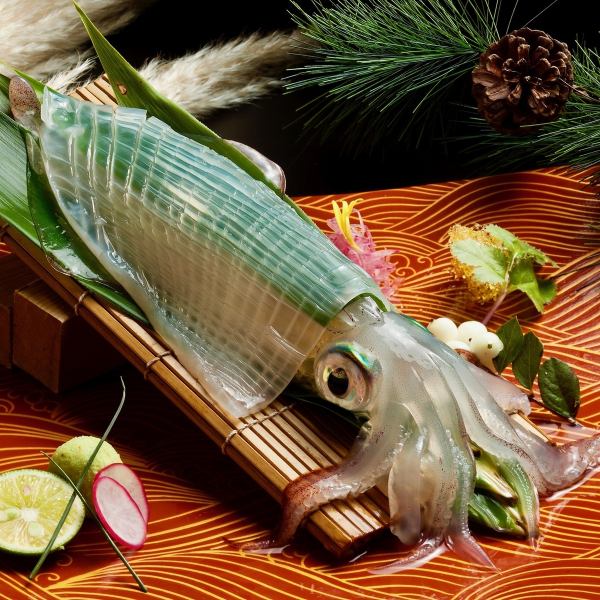 Lunch: Enjoy the very popular Yobuko Live Squid Sashimi Gozen with its chewy texture and transparency.Double the deliciousness with post-made tempura