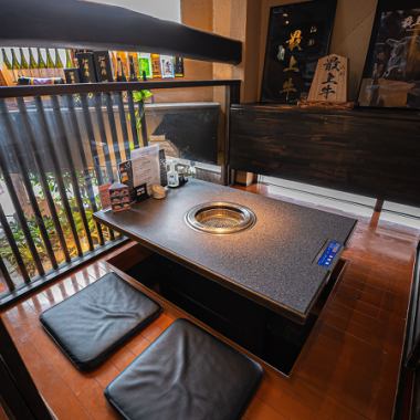 [2F/Horigotatsu] Each table has a partition, so you can use it without worrying about your surroundings.Seats can be connected for up to 16 people OK! You can also use it at lunchtime.Great for drinking parties, girls' nights, and meals with friends and family.